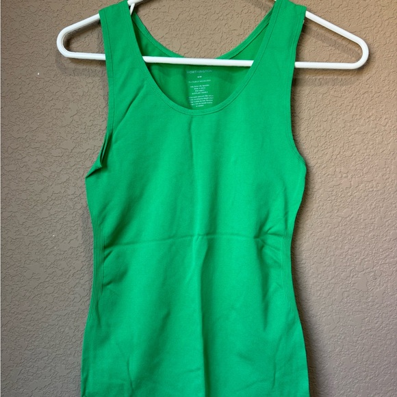 Green Sleeveless Women's Top - Picture 1 of 4